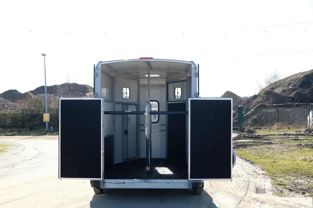 Paardentrailer Ifor Williams HB511